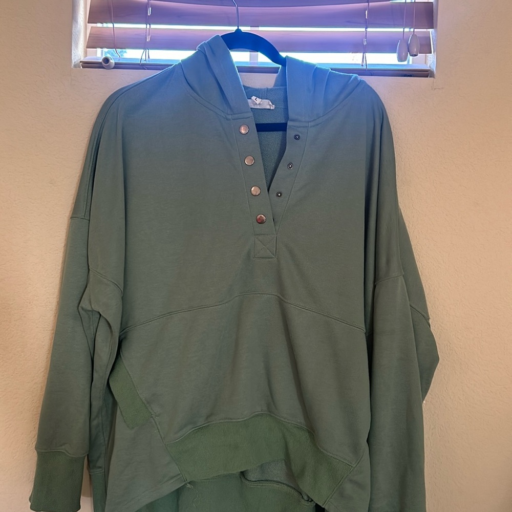 Super cute boutique sweatshirt! Excellent condition!